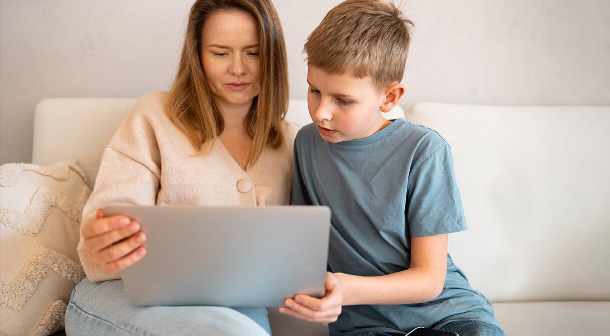how_to_keep_your_kids_safe_on_the_internet image how to keep your kids safe on the internet